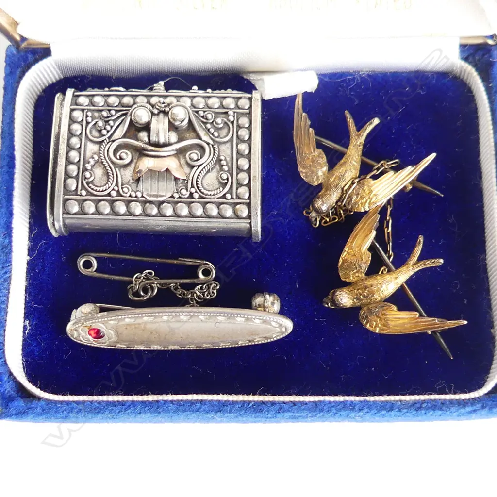 3 PCS - ST SILVER BOOCH w TINY RED STONE, INDIAN SILVER PILL BOX & DOUBLE SWALLOW BROOCH Image 1++