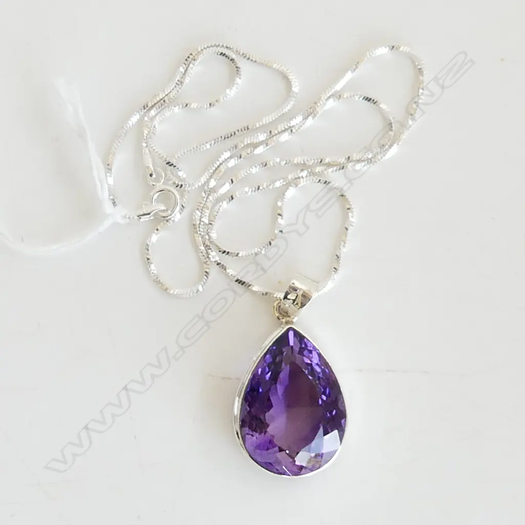 AMETHYST PENDANT ON STG CHAIN Image 1++
