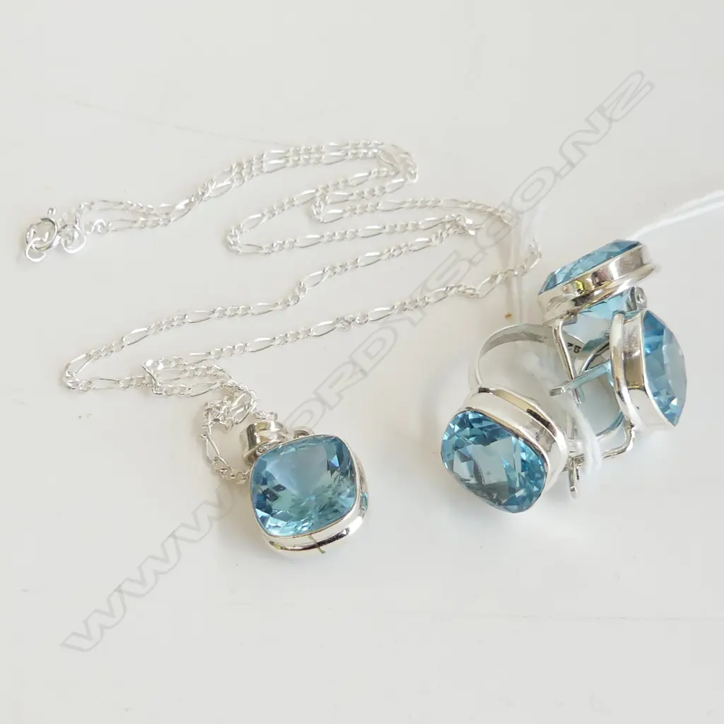 4 PCE BLUE TOPAZ / SILVER SET; PR EARRINGS, RING & NECKACE Image 1++
