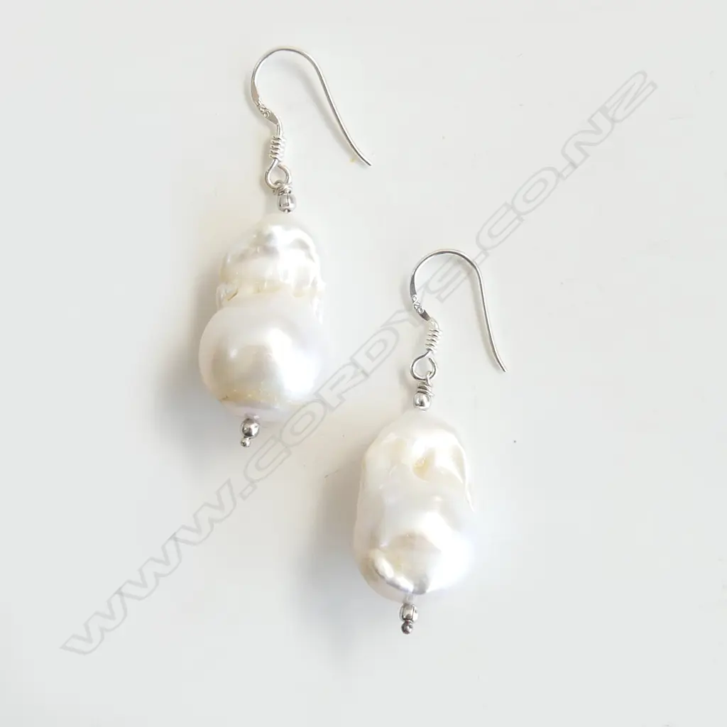 PR BAROQUE PEARL EARRINGS Image 1++