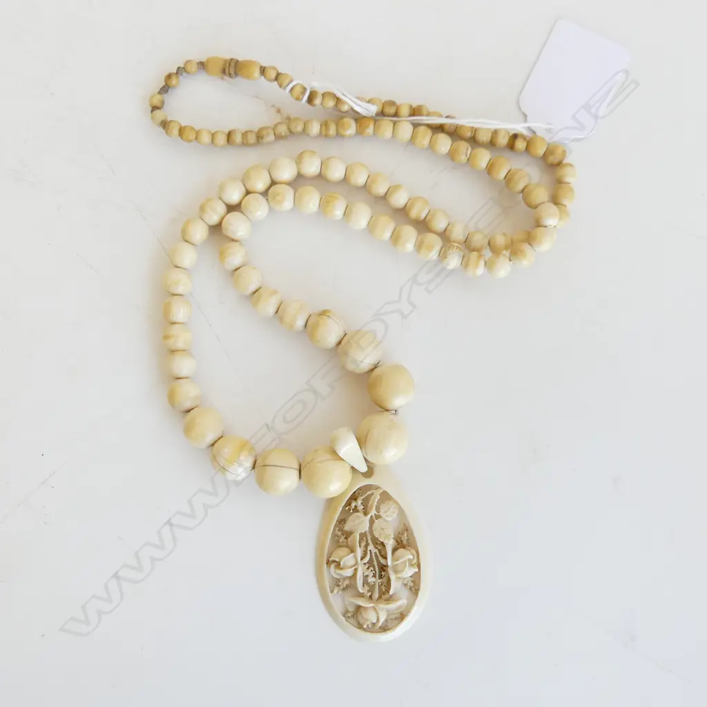 VINTAGE IVORY NECKLACE AND PENDANT Image 1++