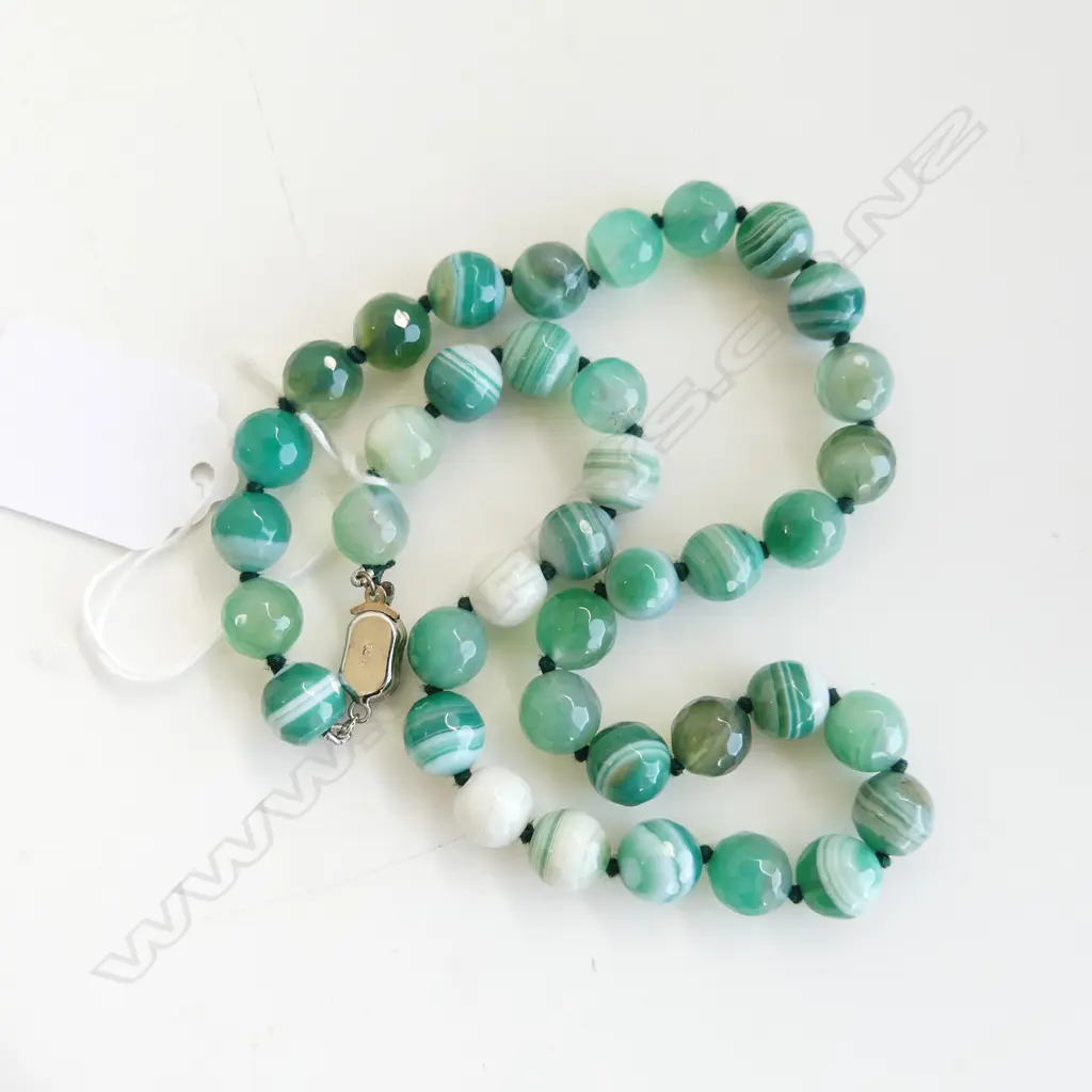 BANDED GREEN ONYX BEAD NECKLACE Image 1++