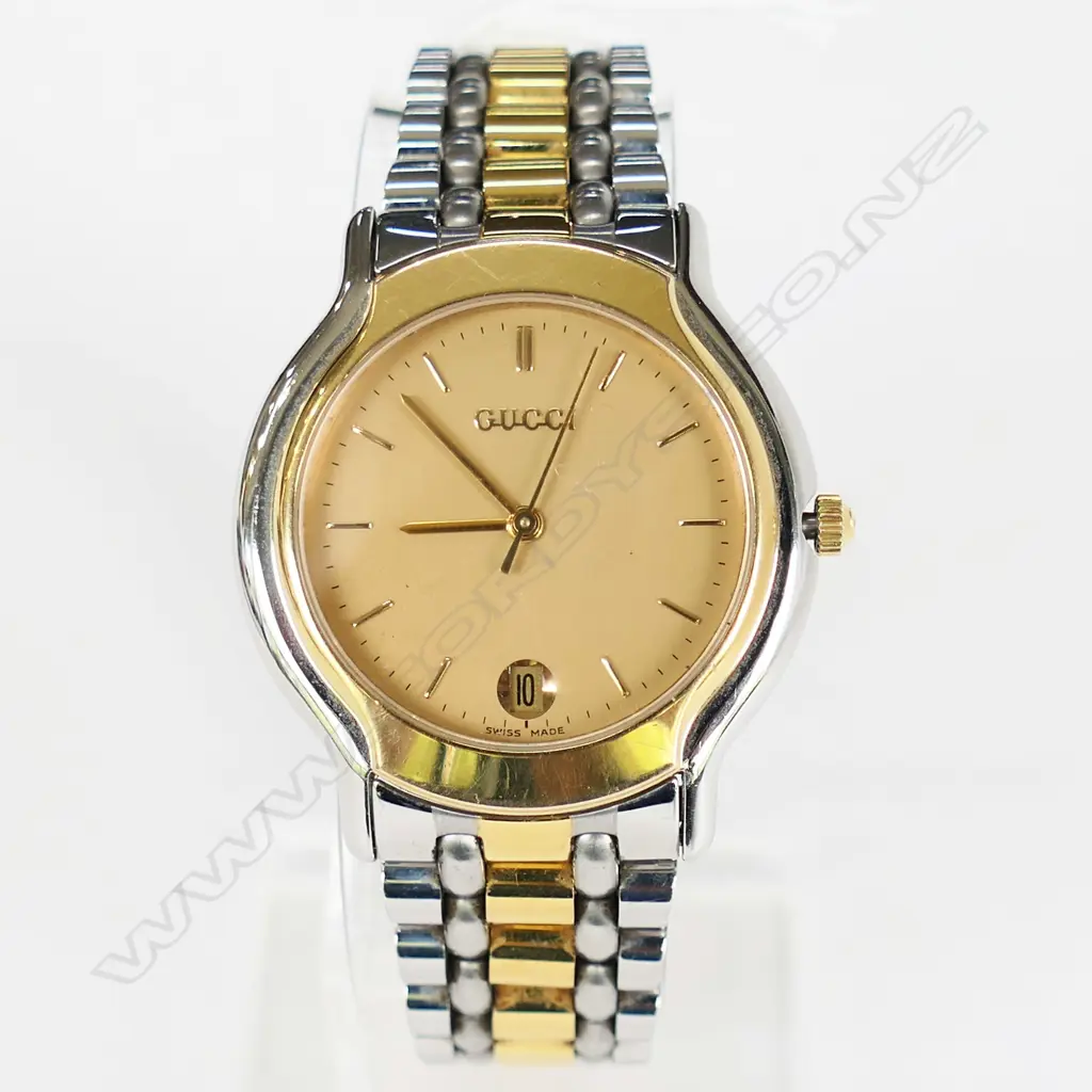 GUCCI BI-TONR GENTS WRISTWATCH Model 8000.2 M working Image 1++
