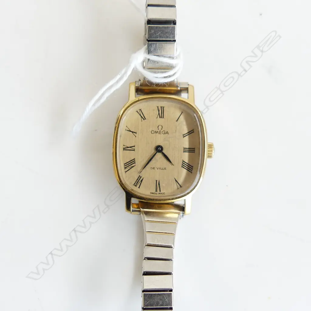 LADY'S OMEGA DEVILLE QUARTZ WRISTWATCH G/PLATE running Image 1++