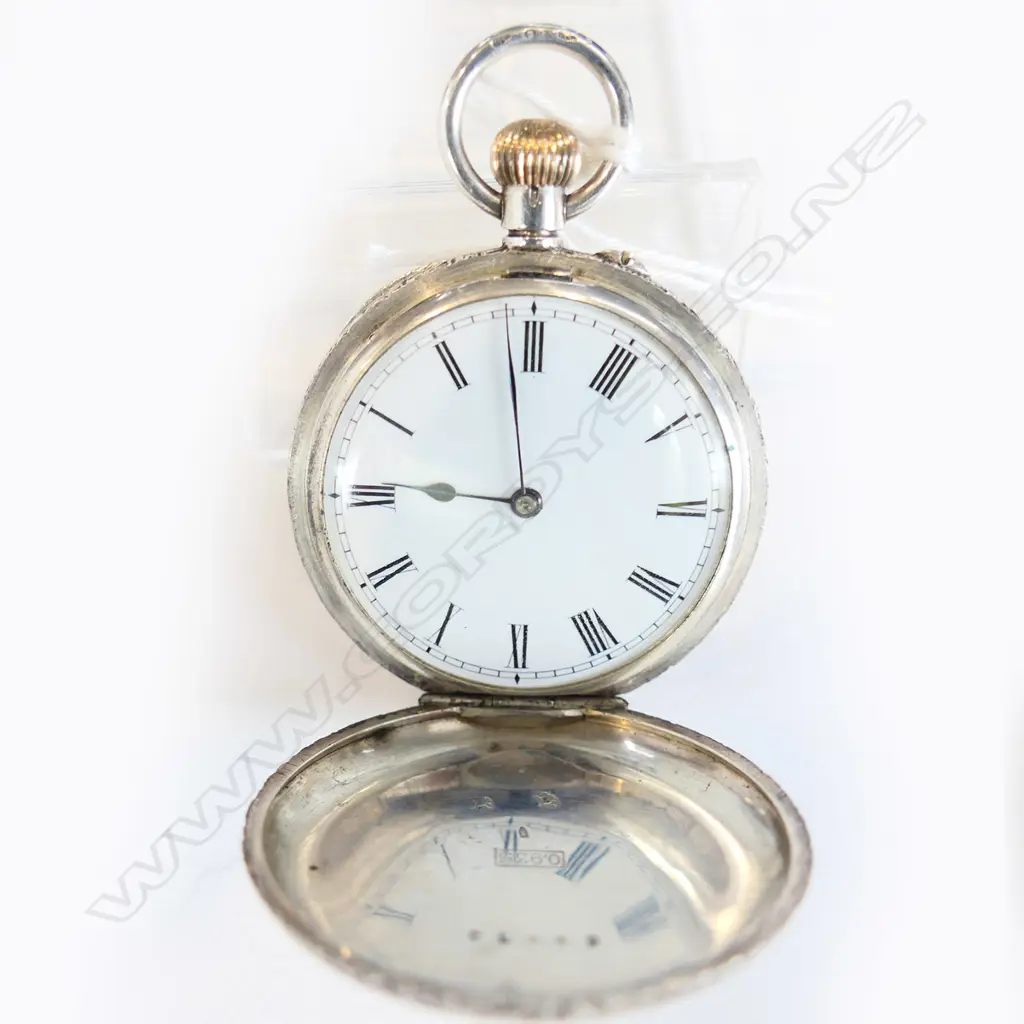 C1900 ENGRAVED SILVER MID SIZE HUNTER POCKET WATCH running Image 1++