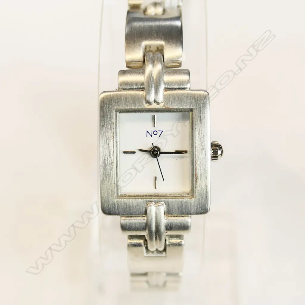 PARKER FOUNTAIN PEN (+2 REFILLS) & GUESS WATCH, BOTH CASED Image 1++