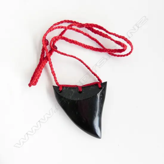 TE KAHA carved pounamu (gem arahura) rei niho (whale tooth) pendant with certificate 2017. L 70m