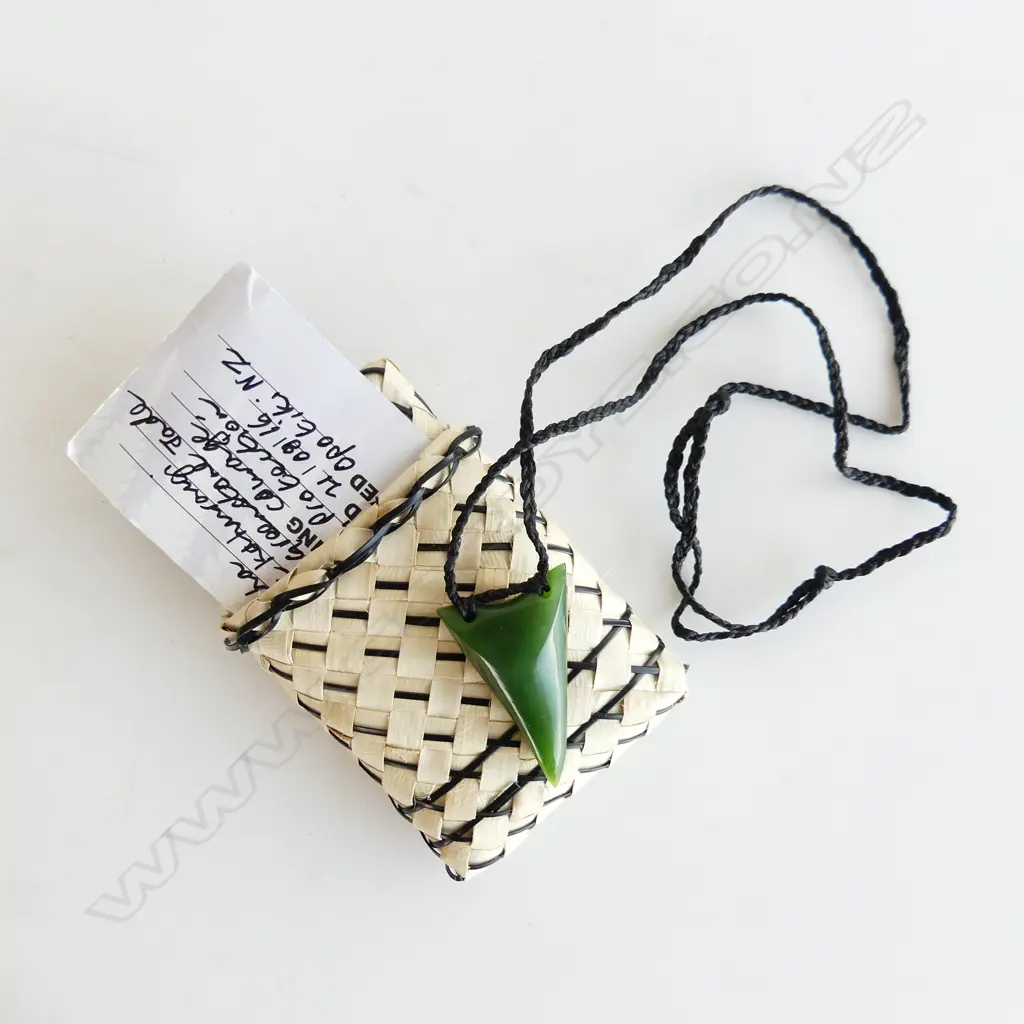 TE KAHA carved pounamu (gem kahurangi) rei niho (whale tooth) pendant with certificate 2016. L 50mm Image 1++