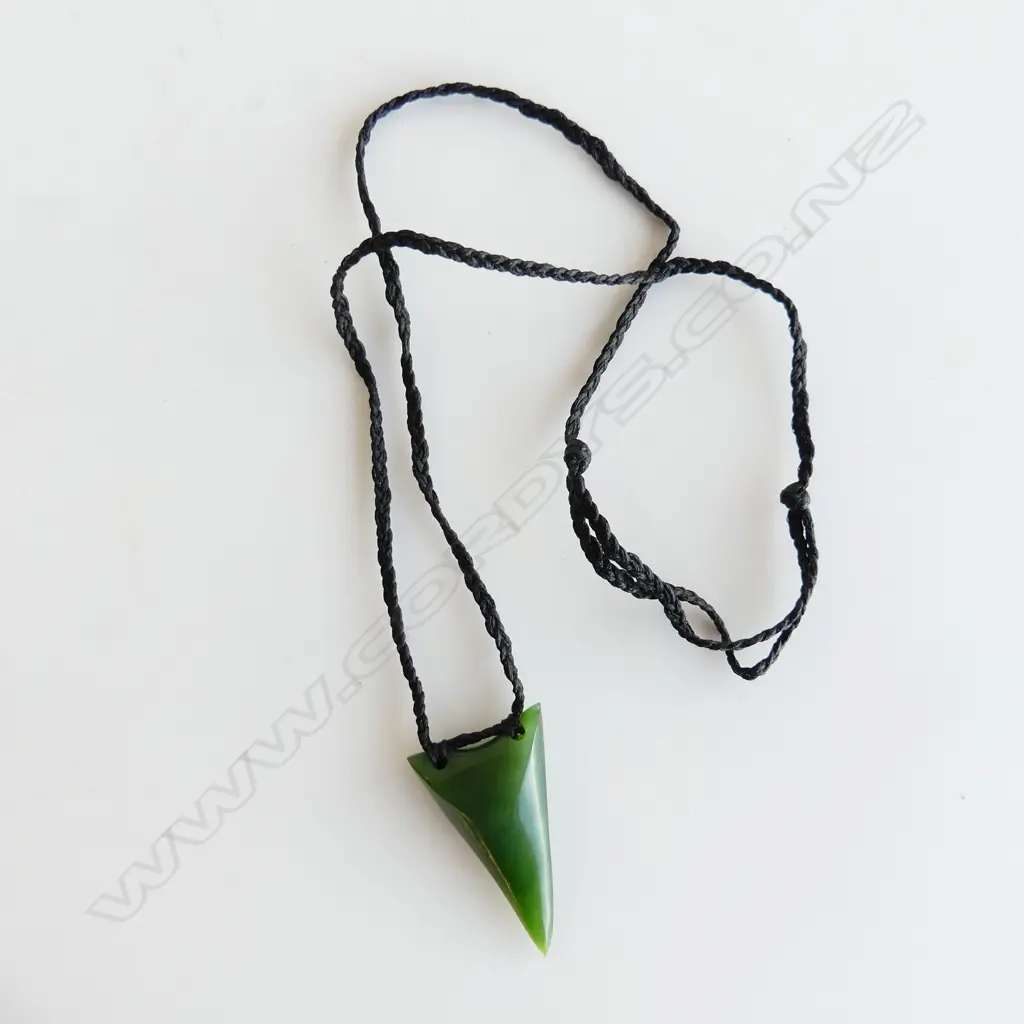 TE KAHA carved pounamu (gem kahurangi) rei niho (whale tooth) pendant with certificate 2016. L 50mm Image 1++