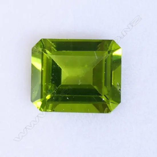 NATURAL PERIDOT, OCTAGON CUT, 4.43cts. AIG REPORT AVAIL