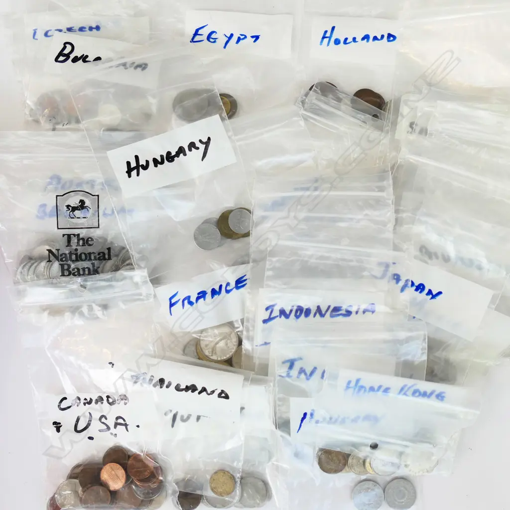 BOX ASST. WORLD COINS Image 1++