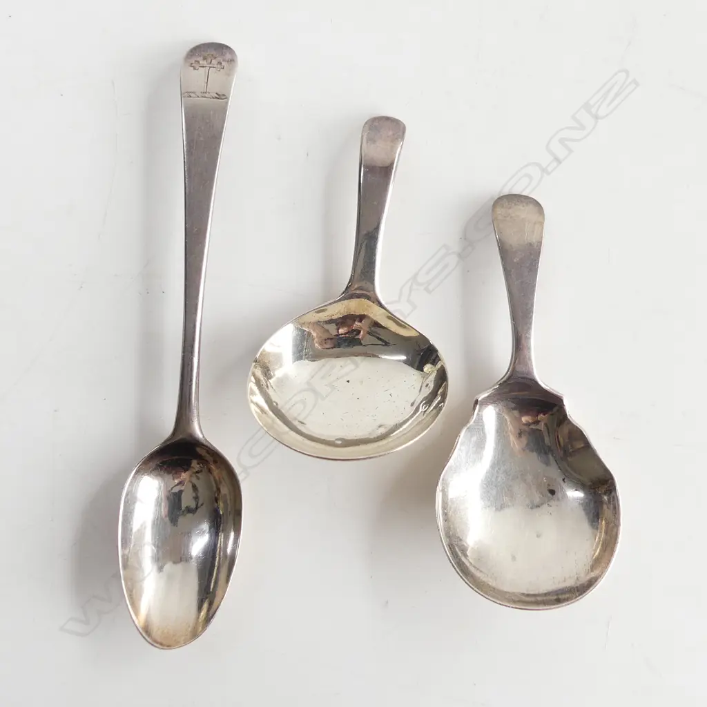 2 STG SILVER CADDY SPOONS, LONDON 1870,1829 + HESTER BATEMAN TEASPOON 41 GM Image 1++