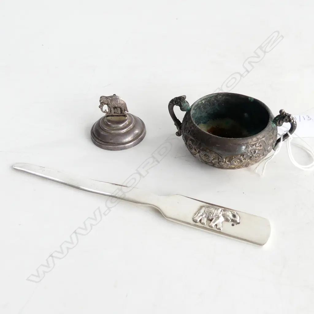 3 PCES STG SILVER; ELEPHANT MENU HOLDER, PAPER KNIFE, SALT 124 GM Image 1++