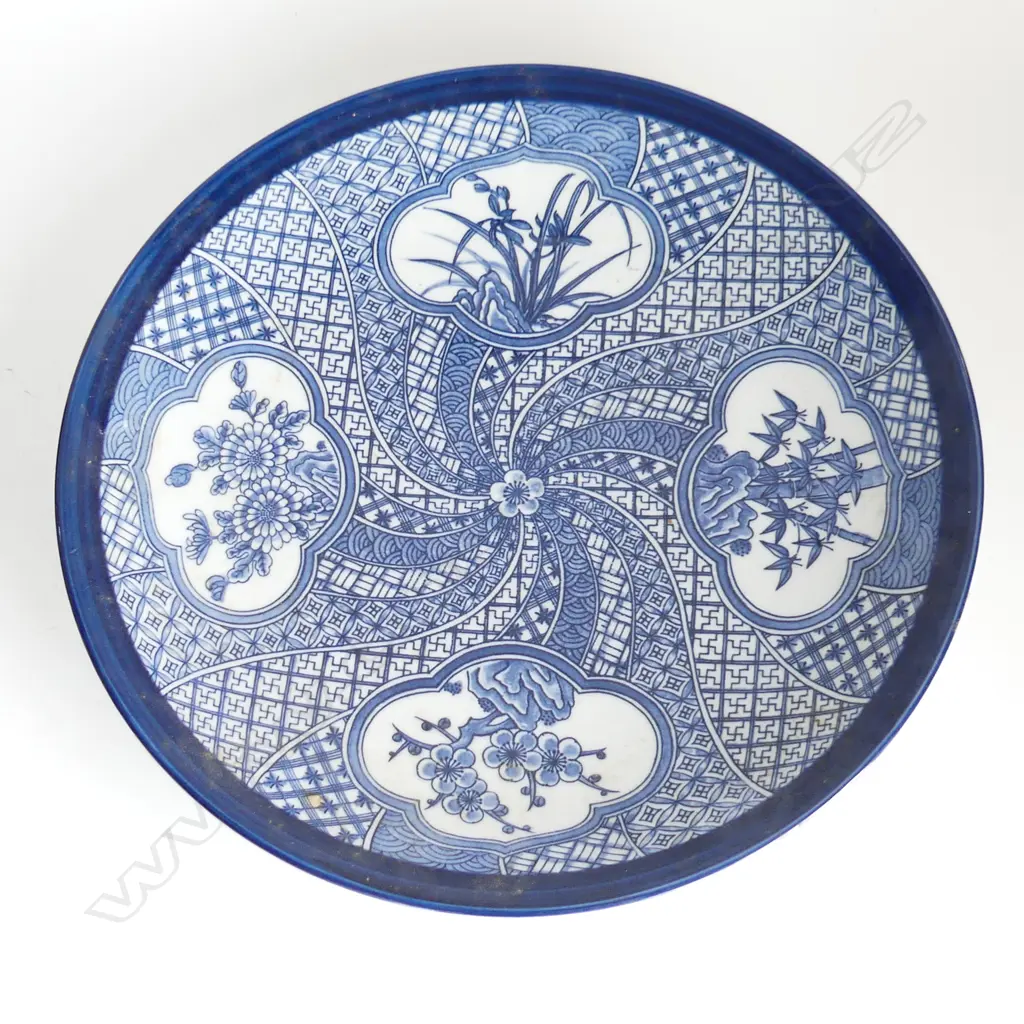 MID 20thC JAPANESE B/W IMARI STYLE DISH, SIGNED 310mm dia Image 1++