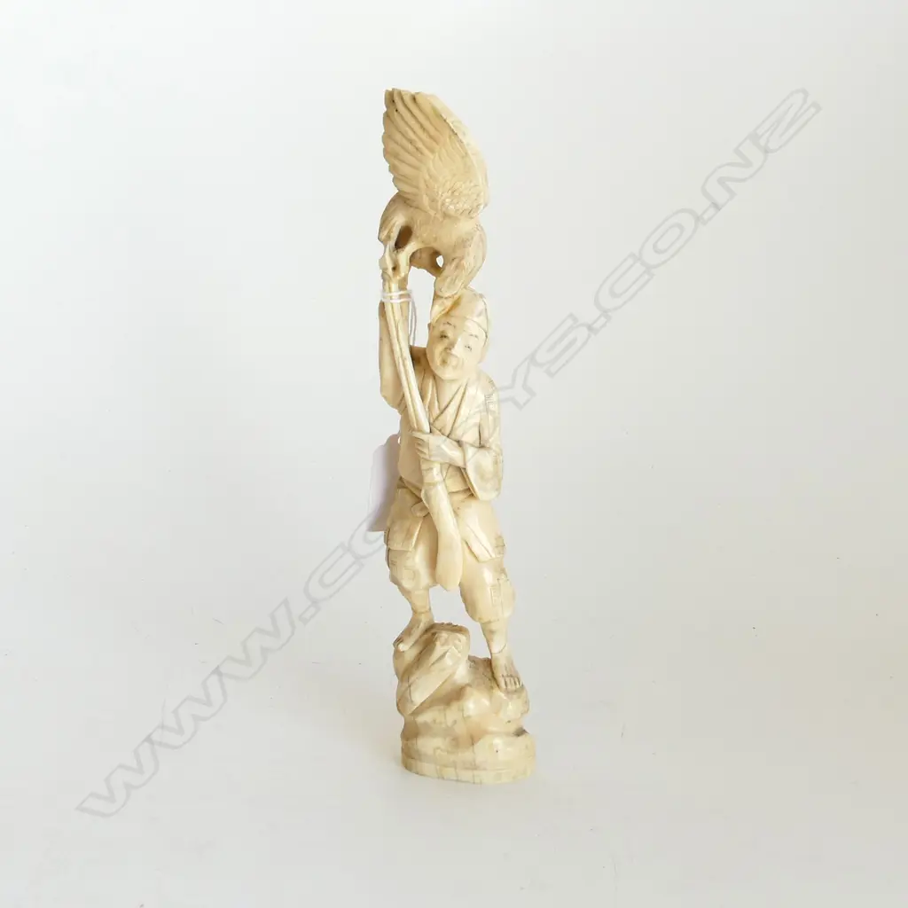 JAPANESE CARVED IVORY FIGURE (faults) Image 1++