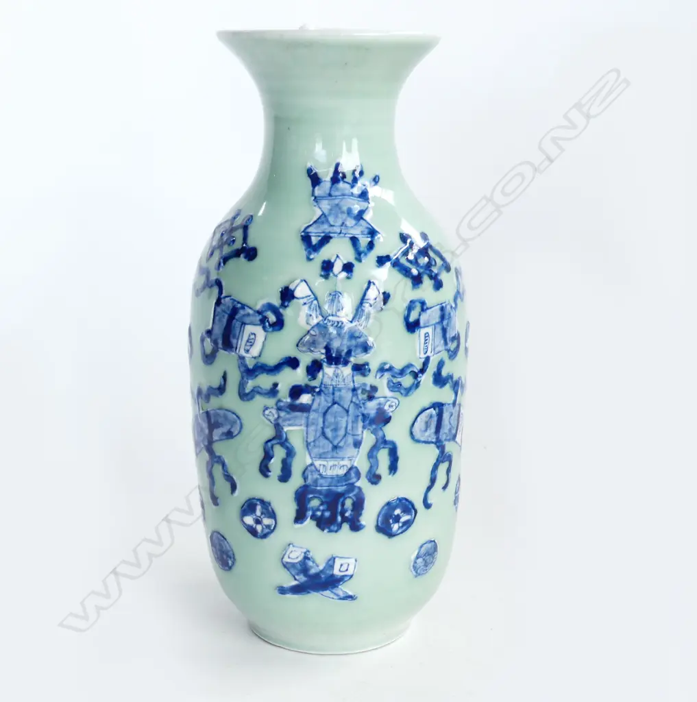 CHINESE CELADON VASE w 'PRECIOUS OBJECTS' DETAIL. H.250mm Image 1++