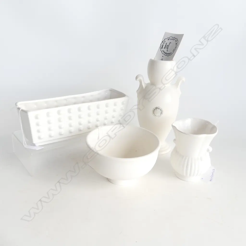 4 TITIAN STUDIO WHITE VASES TALLEST H220MM Image 1++