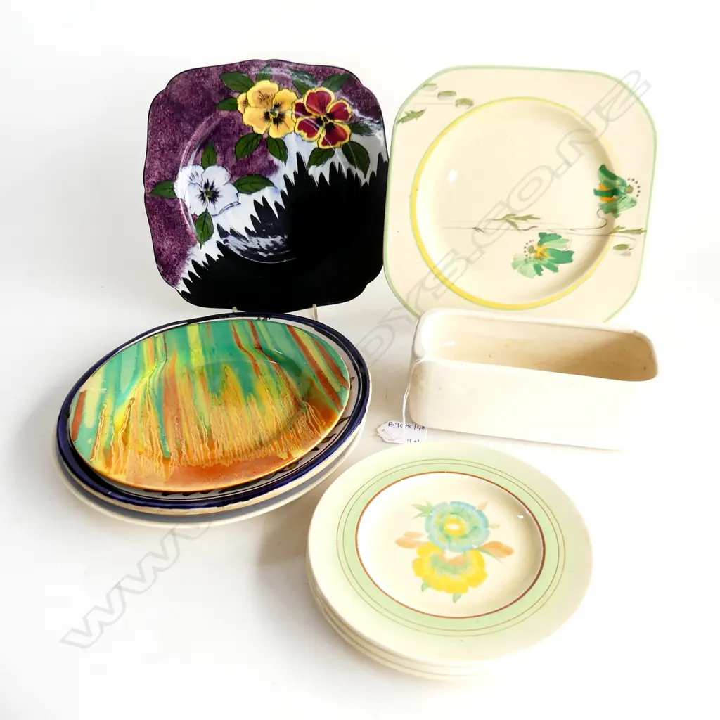 9 VINTAGE PLATES INCL. CLARICE CLIFF ETC + CROWN LYNN BRICK VASE 508-7 W.180mm (dull) Image 1++