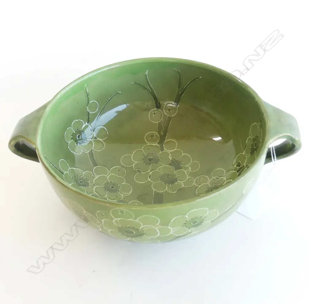 MACINTYRE MOORCROFT GREEN PRUNUS 2 HANDLED BOWL w. HAIRLINES Dia.185mm Image 1++