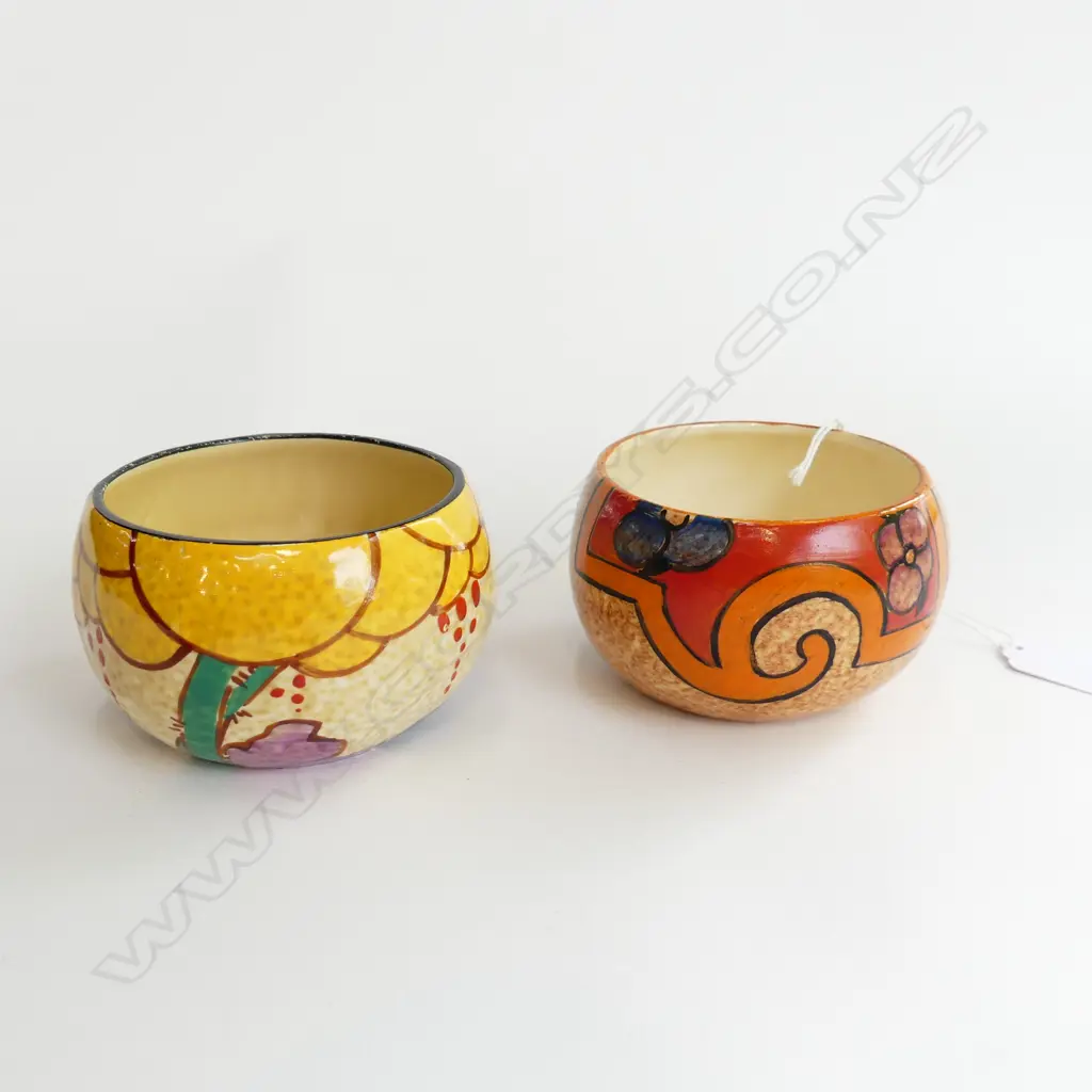 2 SMALL CLARICE CLIFF BIZARRE BOWLS; CAFE AU LAIT & FANTASQUE (HAIRLINE) 95mm dia  Image 1++