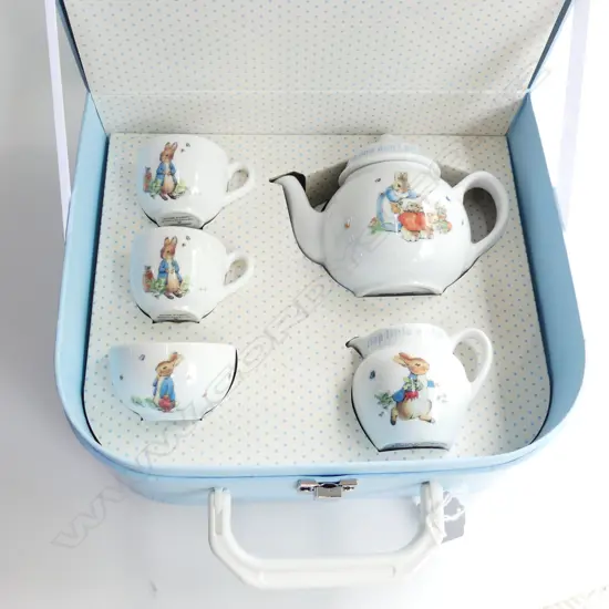 WEDGWOOD PETER RABBIT CHILDRENS TEA SET, CASED