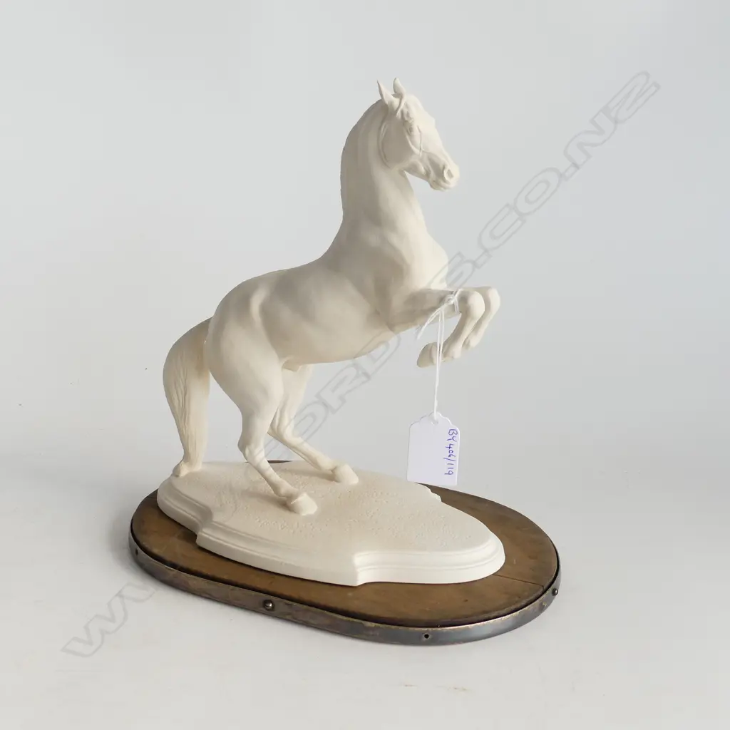 BISQUE PORCLAIN HORSE BY PAMELA DE BOULAY H240MM small chip to ear Image 1++