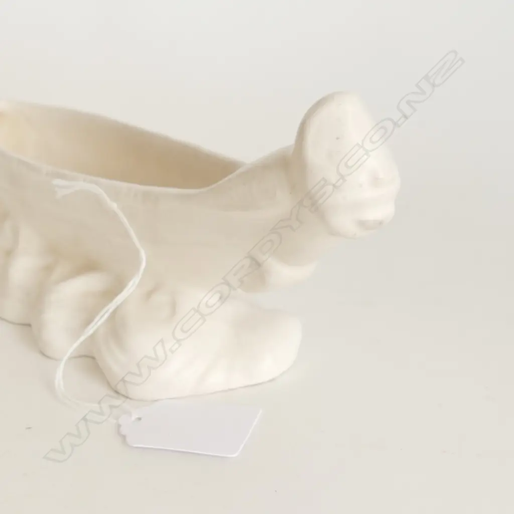 WHITE TITIAN WARE WAKA VASE L290MM & 2 TITIAN WHITE BASKET VASES H160 TALLEST Image 1++