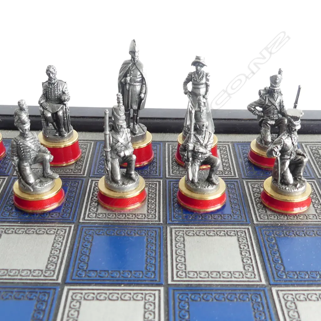 FRANKLIN MINT BATTLE OF WATERLOO CHESS SET, PEWTER PCES, 345x345mm Image 1++