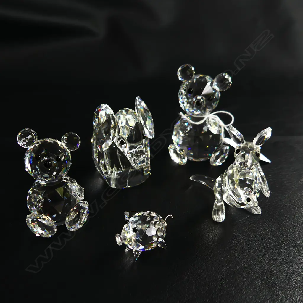 5 PCES SWAROVSKI CRYSTAL; 2 BEARS, KANGAROO, PIG, 2 ELEPHANTS - IN ORIG. BOXES Image 1++
