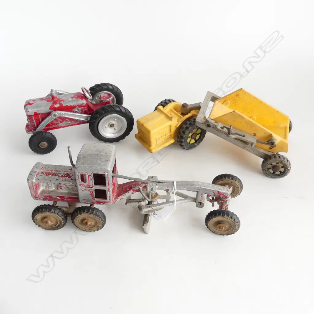 3 FUNHO VEHICLES; GRADER, TRACTOR (FAULTED) & EARTHMOVER Image 1++