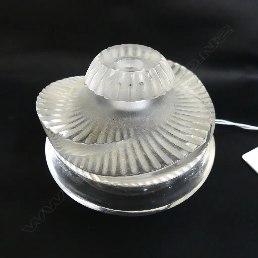 LALIQUE CRYSTAL 'BAPTISTE' PERFUME BOTTLE 75mm dia Image 1++