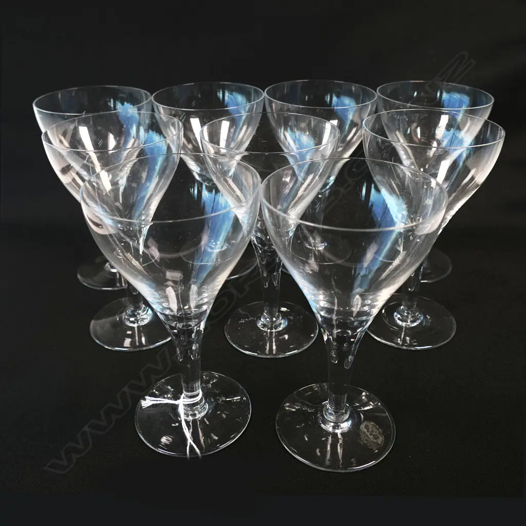 SET 9 TULIP SHAPED WINE GLASSES Image 1++
