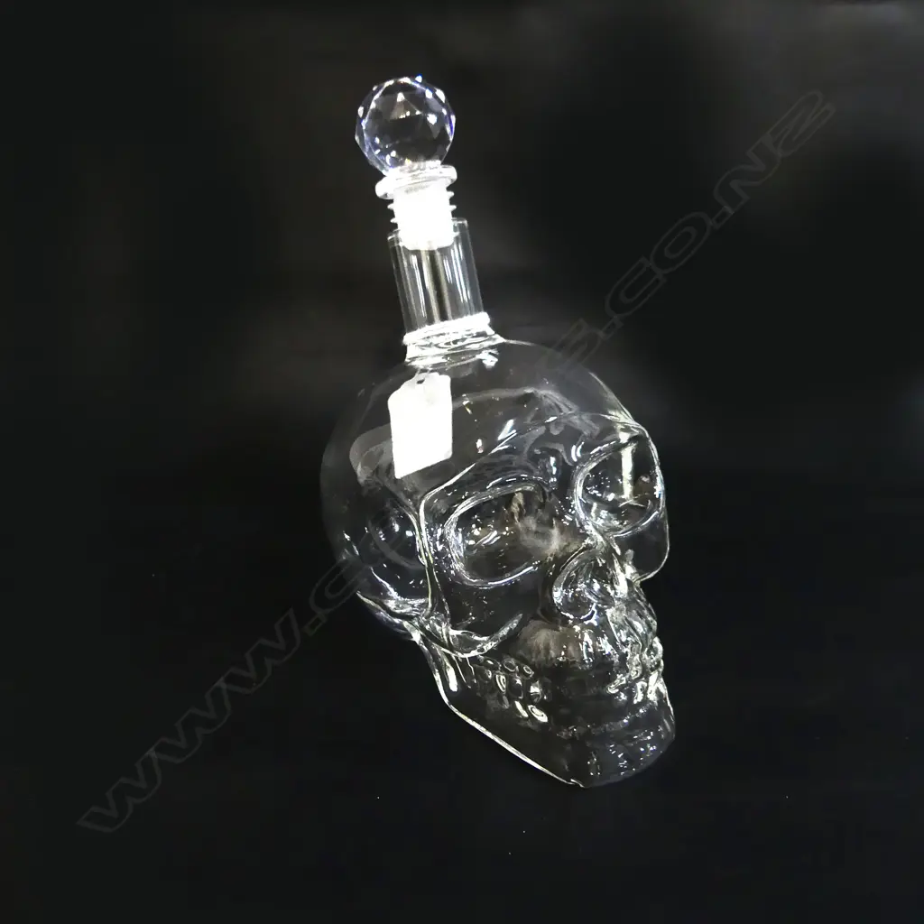 GLASS SKULL BOTTLE WITH STOPPER H.150mm Image 1++