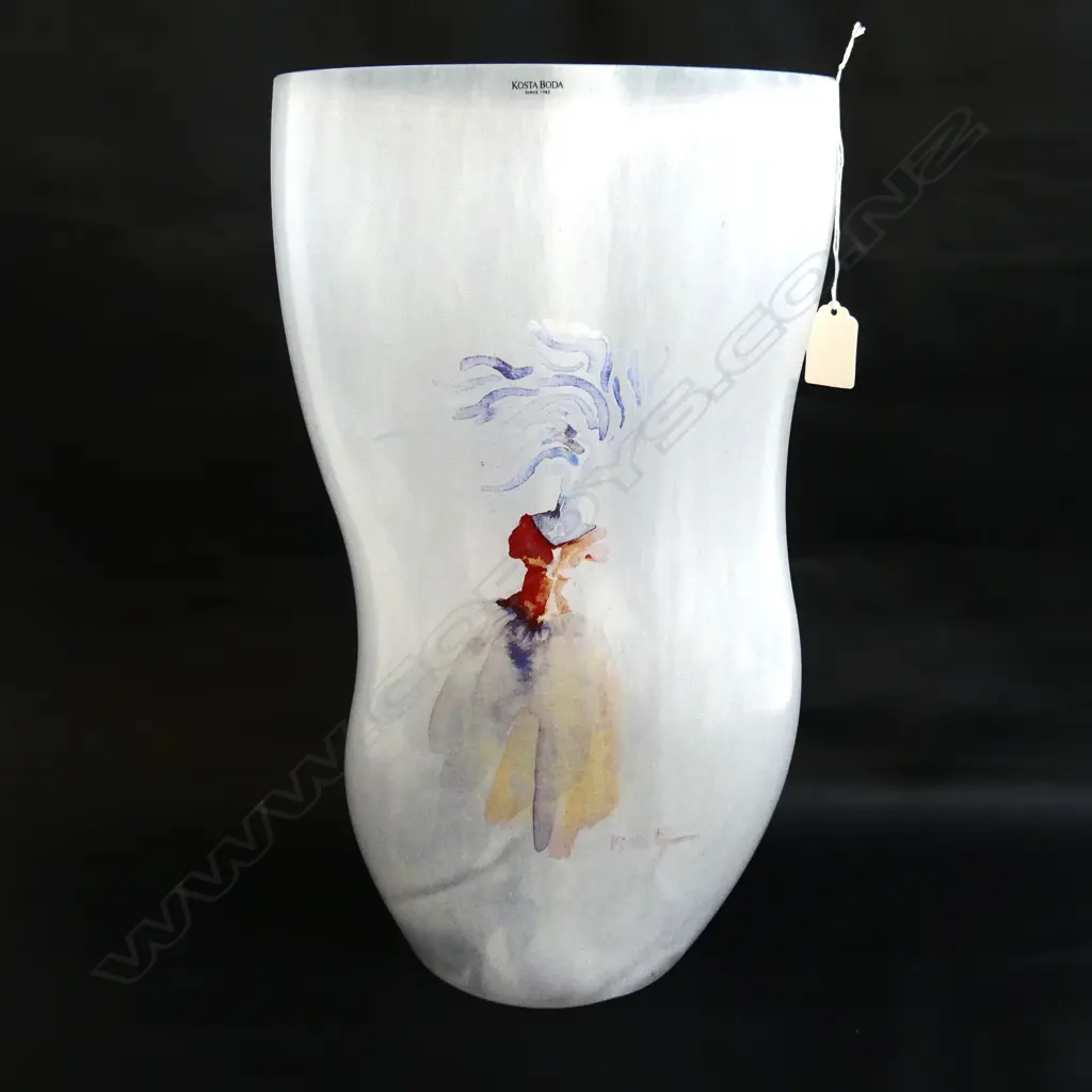 LG KOSTA BODA VASE w. WOMAN PRINT H.420mm Image 1++