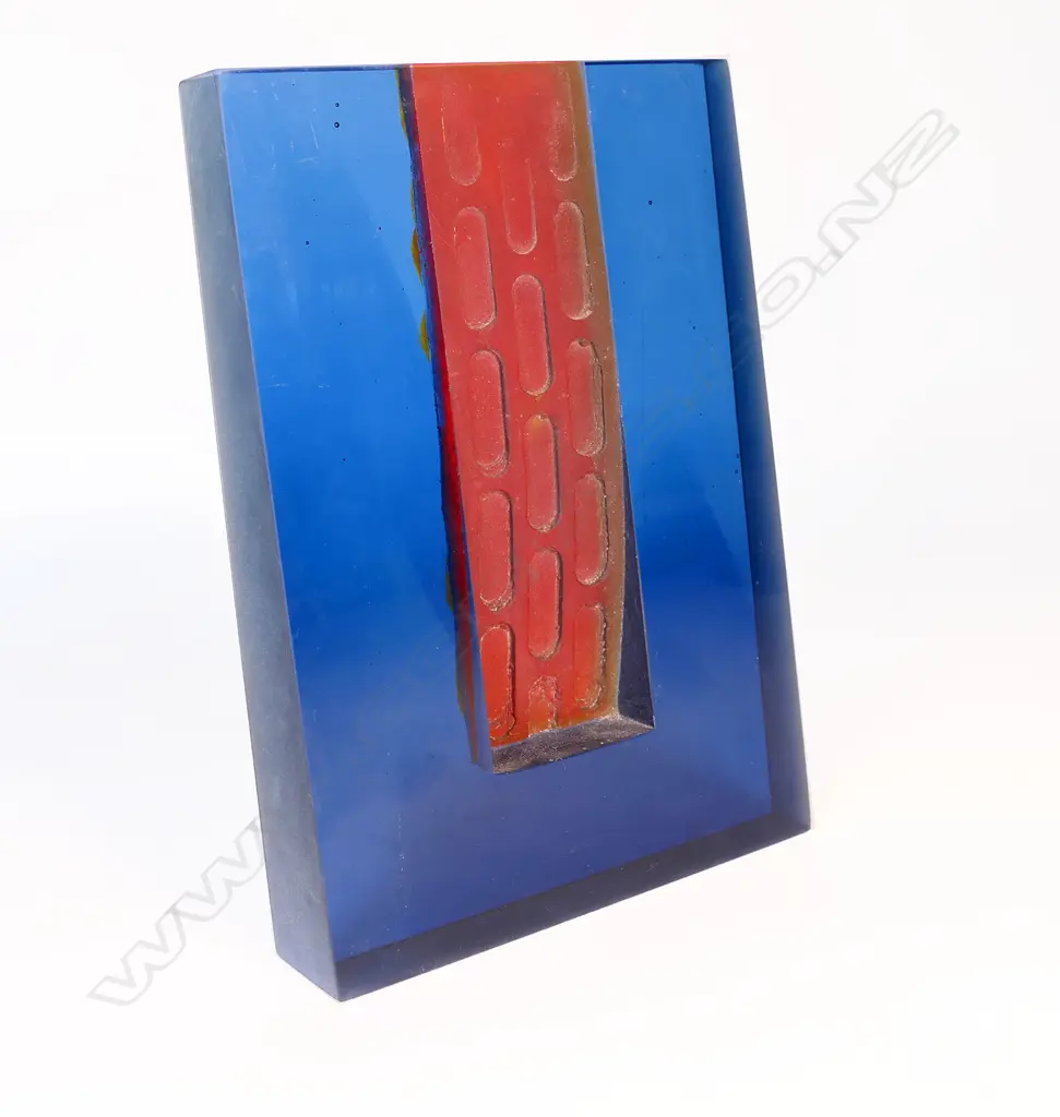CONTEMPORARY ART GLASS SCULPTURE; BLUE RECTANGLE BURGANDY INSET PANEL, 190 x 45 x 275mm Image 1++