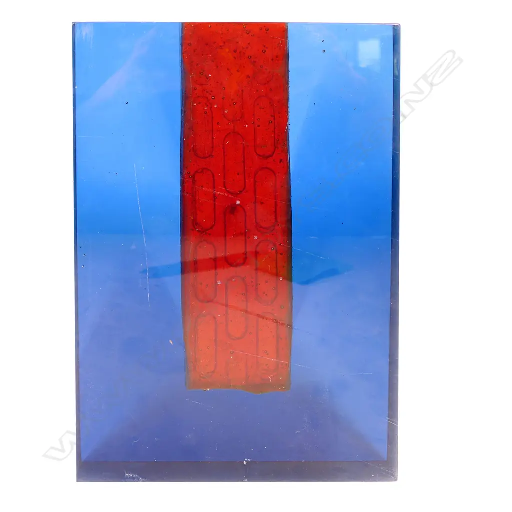 CONTEMPORARY ART GLASS SCULPTURE; BLUE RECTANGLE BURGANDY INSET PANEL, 190 x 45 x 275mm Image 1++