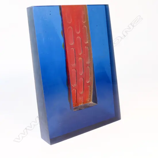 CONTEMPORARY ART GLASS SCULPTURE; BLUE RECTANGLE BURGANDY INSET PANEL, 190 x 45 x 275mm