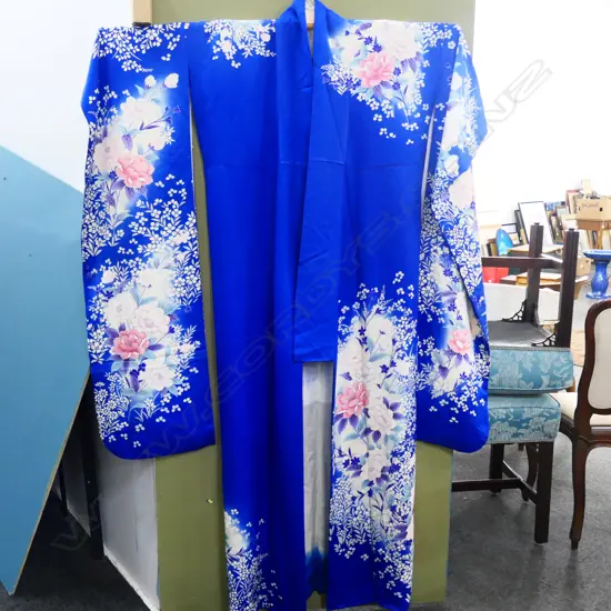 SILK FURISODE KIMONO