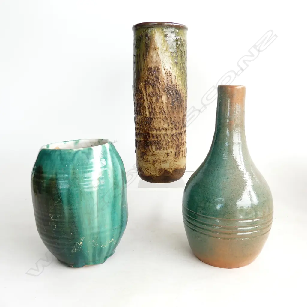 3 NZ STUDIO POTTERY VASES TALLEST 270MM Image 1++