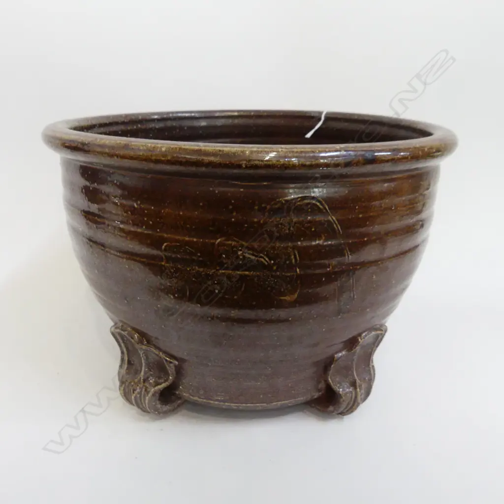 LG HILLSIDE POTTERY JARDINERE (HAIRLINE) 290mm dia Image 1++