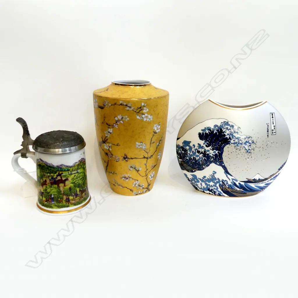3 PCES CHINA; GOEBEL VAN GOGH VASE H.240mm, GREAT WAVE VASE, FRANKLIN PORZELLAN TANKARD Image 1++