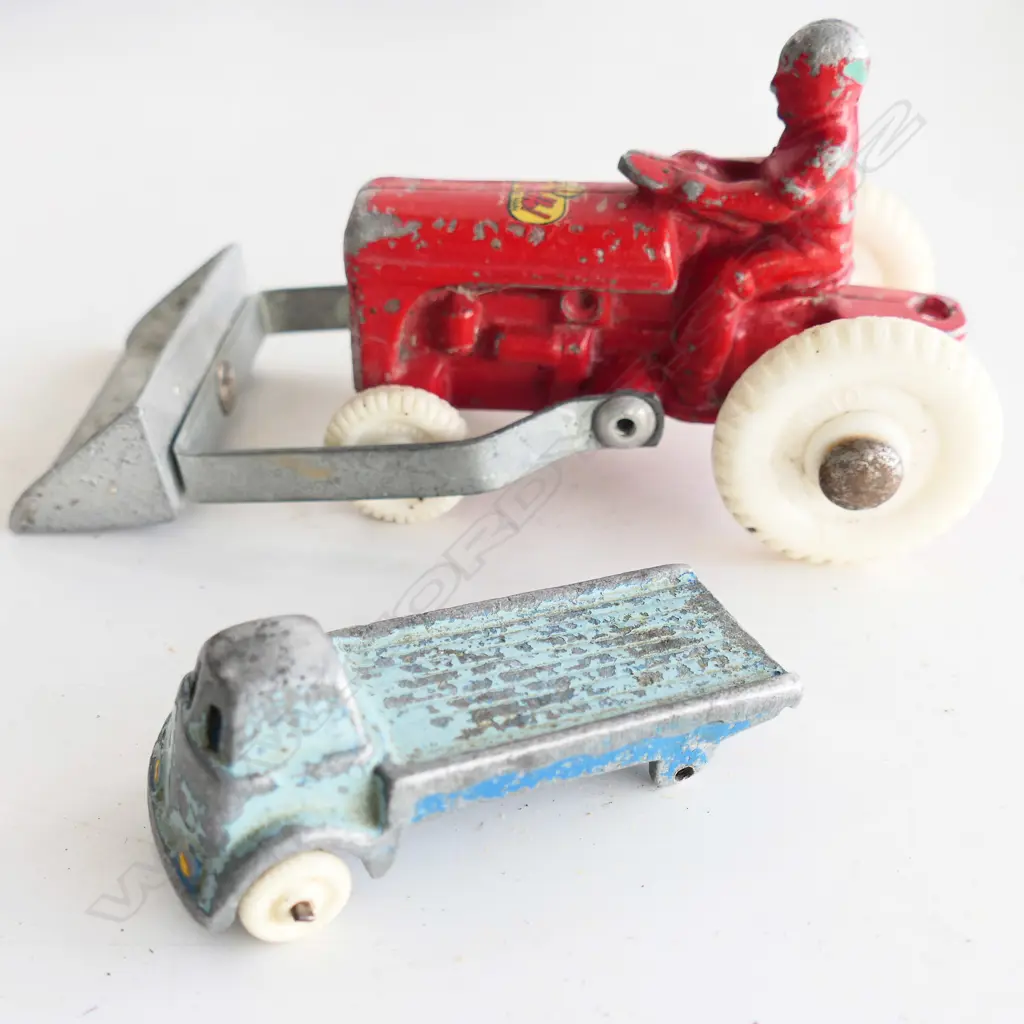OLD BOXED HORNBY TRAIN SET, INCL. 2 ENGINES, 2 CARRIAGES + 2 FUNHO Image 1++