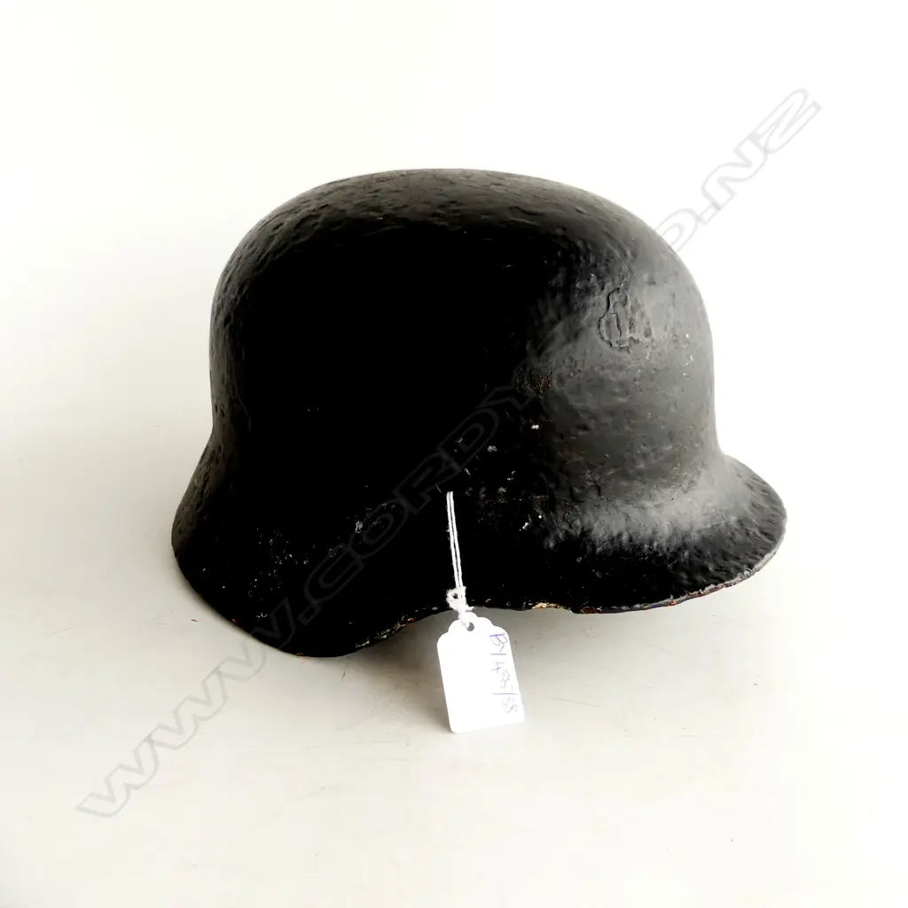 VINTAGE GERMAN MILITARY HELMET Image 1++