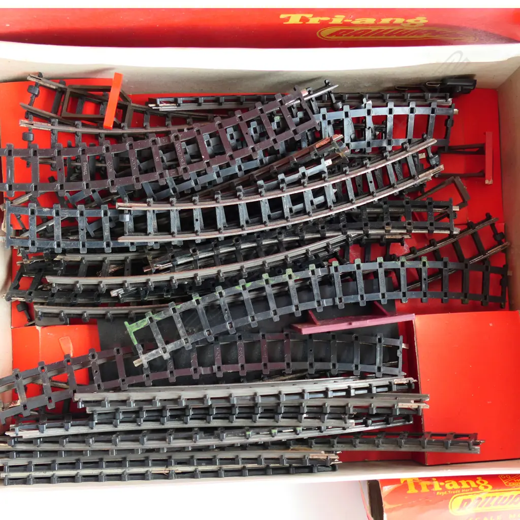 LG COLLECTION OF TRI-ANG BOXED ELECTRIC RAILWAYS SET, BOXED TRACKS, 4 COACHES, 34 TRACKS SETS, ALL BOXED Image 1++
