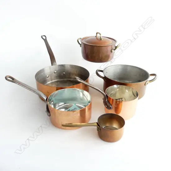 6 VINTAGE COPPER POTS; 4 PANS LARGEST 225mm dia, 2 POTS (1 LIDDED)