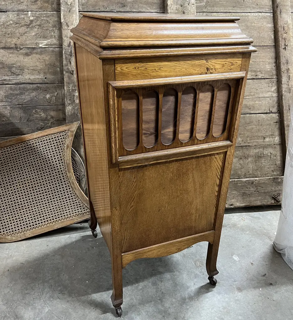 1920'S OAK floor standing GRAMAPHONE CABINET converted to a drinks cabinet Image 1++