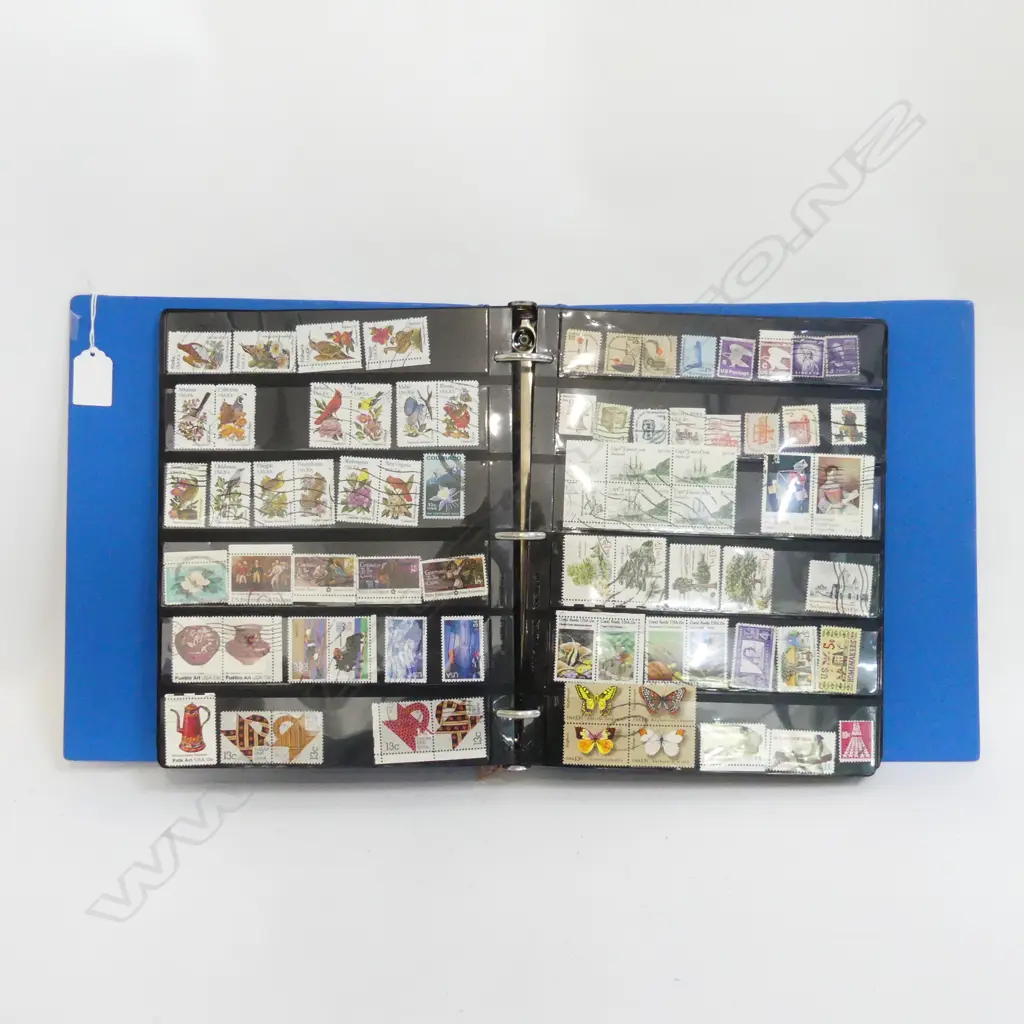 FOLDER w. WORLD STAMP COLLECTION INCL. EARLY NZ, CANADIAN, ETC Image 1++