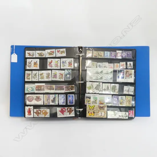 FOLDER w. WORLD STAMP COLLECTION INCL. EARLY NZ, CANADIAN, ETC
