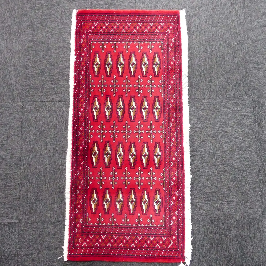 126A - SML PERSIAN HAND KNOTTED RUG 1090 x 480mm Image 1++