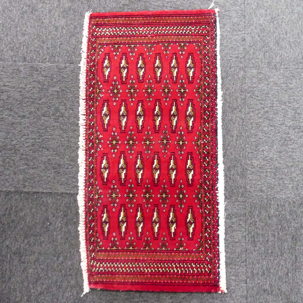 131G SML PERSIAN HAND KNOTTED RUG,1060 x 500mm Image 1++